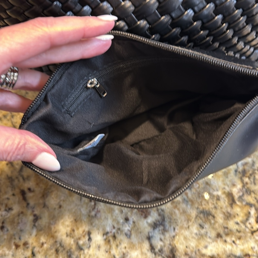 Bindya Black Woven Tote Bag with Pouch - Picture 3 of 10